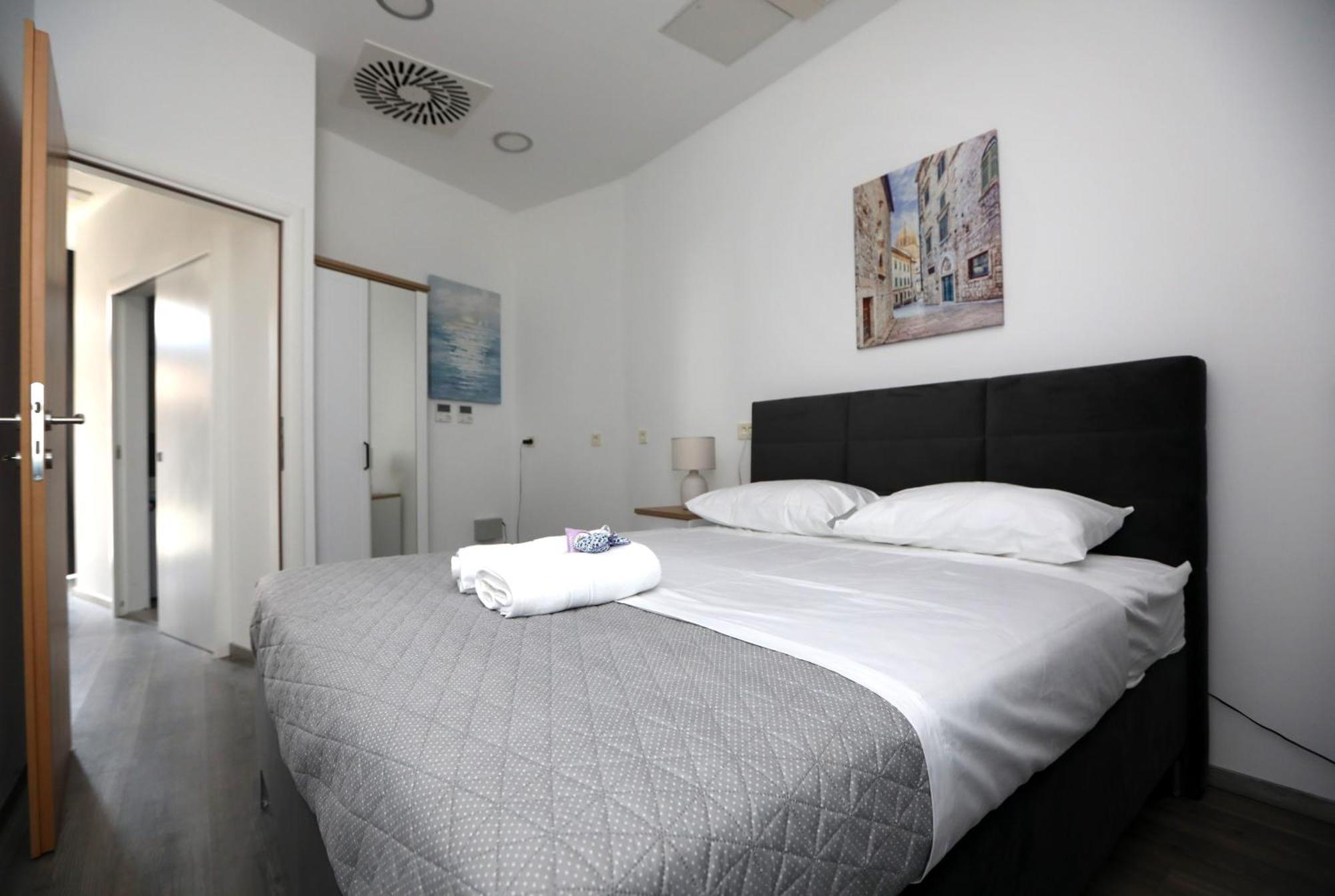 D R Apartments Sibenik Exterior photo